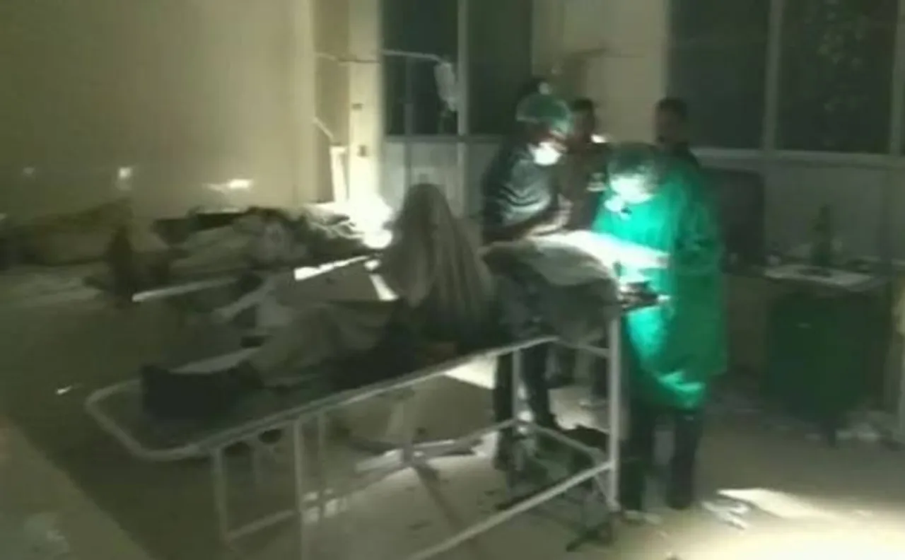 Uttar Pradesh: Cataract surgery on 32 patients in torch light; CMO suspended