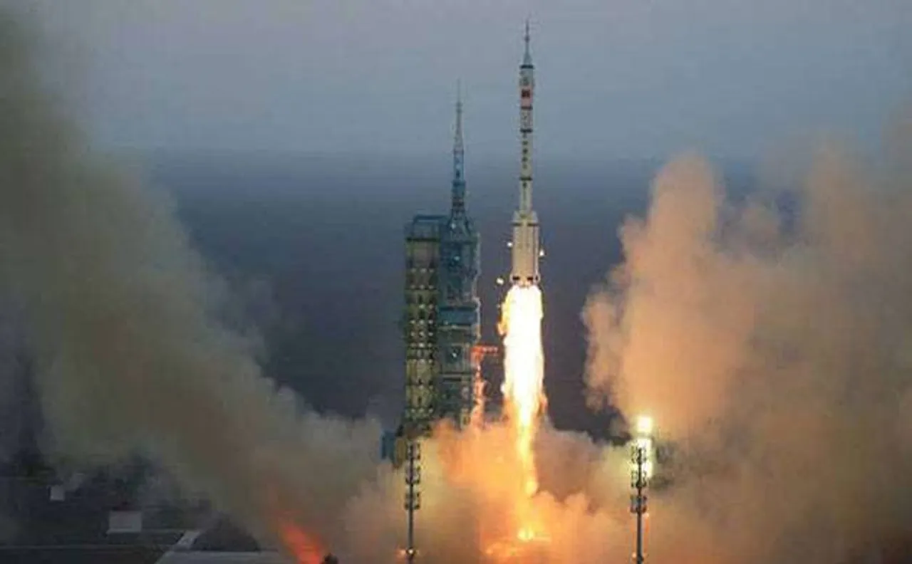 China successfully launches remote sensing satellites