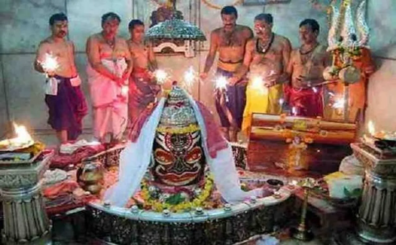 Dress code needs to be followed in sanctum sanctorum: Mahakal temple authorities