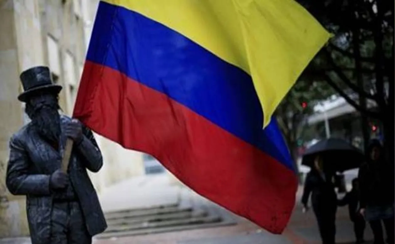 Colombian paramilitary chief deported from US to face charges