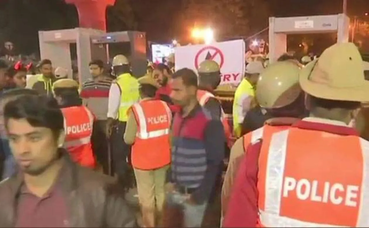  Bengaluru turns to fortress in New Year eve; 15,000 police personnel keep eye on revellers