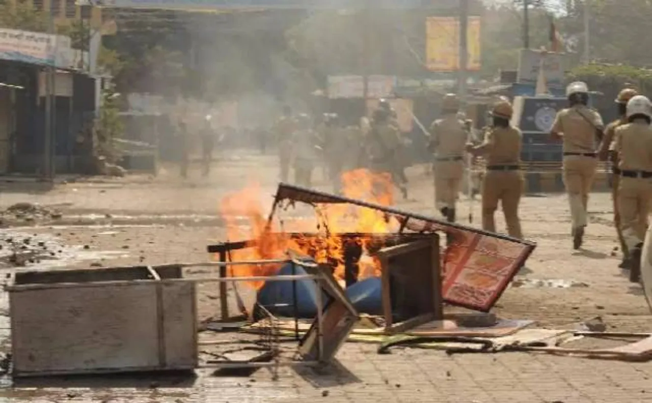 Maharashtra bandh ends after agitation, 1 killed in police baton charge; CM Fadnavis orders probe