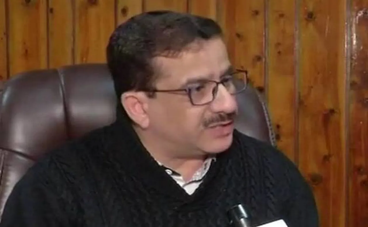 Shia Waqf Board chief Wasim Rizvi says Madrasas produce 'terrorists', Owaisi calls him 'buffoon'