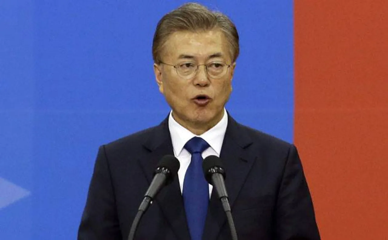 South Korea's Moon Jae-In willing to hold summit with Kim Jong-Un