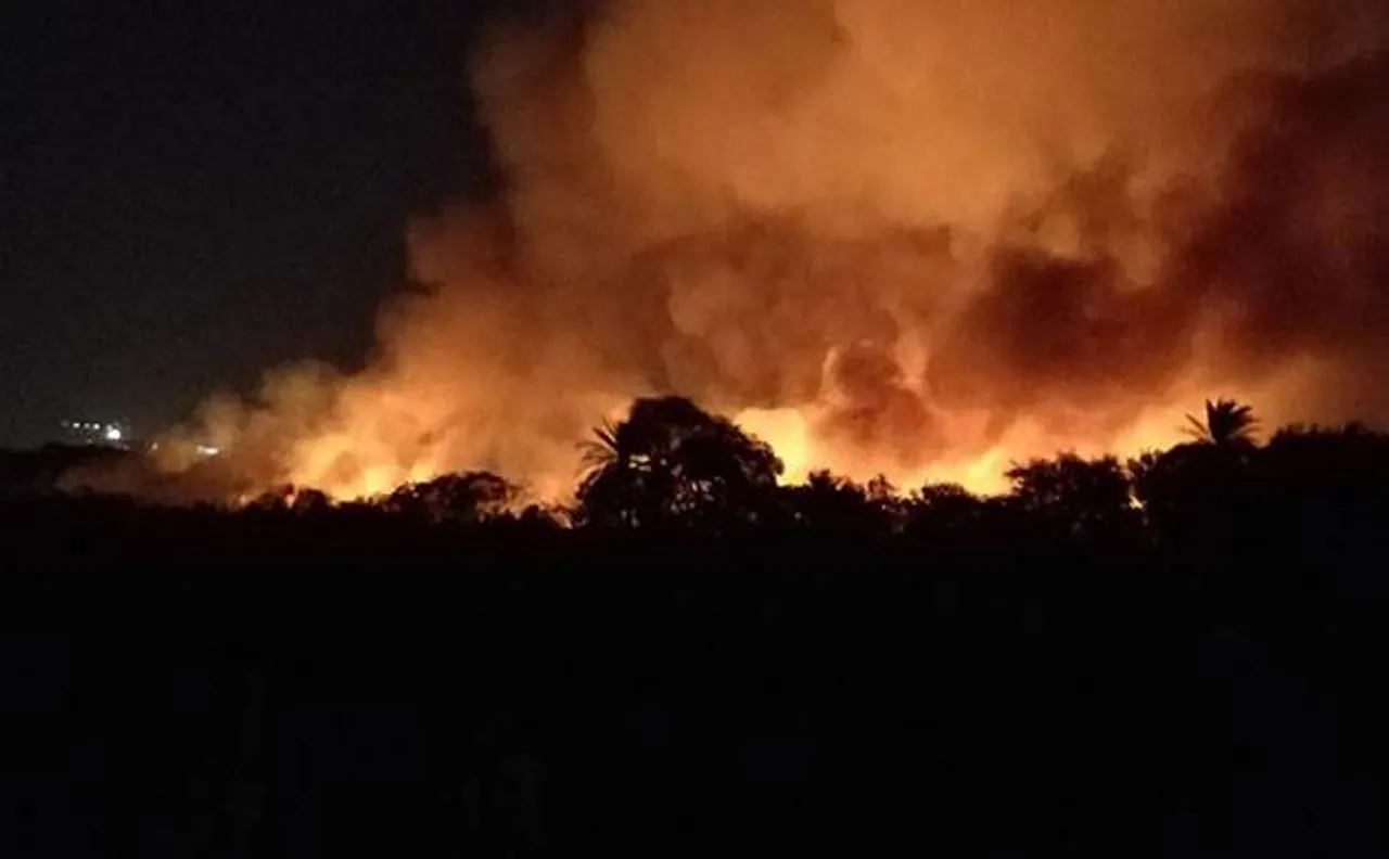 Army and Fire Service jointly douse massive fire that broke out in Bengaluruâ€™s Bellandur Lake