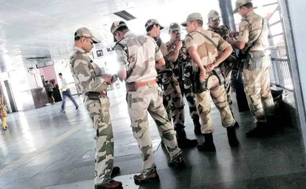 Delhi Metro security personnel arrest man carrying 20 live cartridges