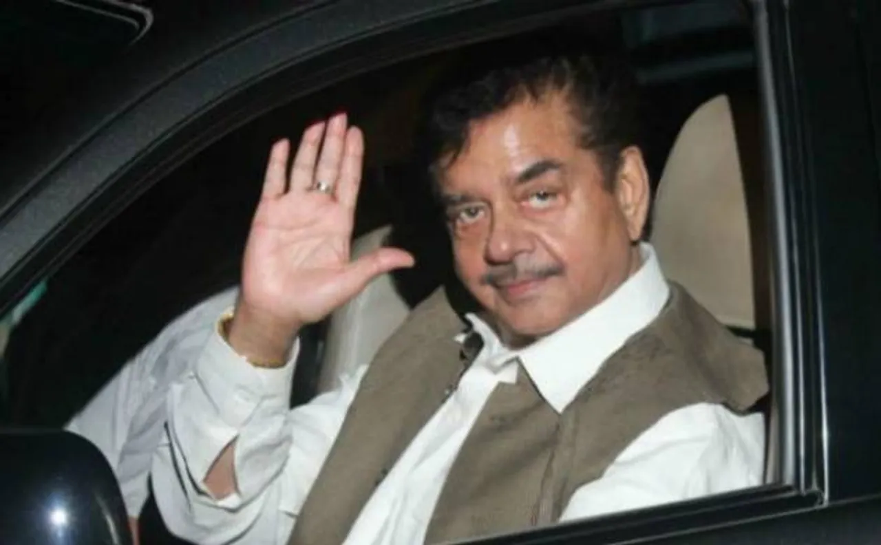 Yashwant, Shatrughan back AAP over MLAs' disqualification