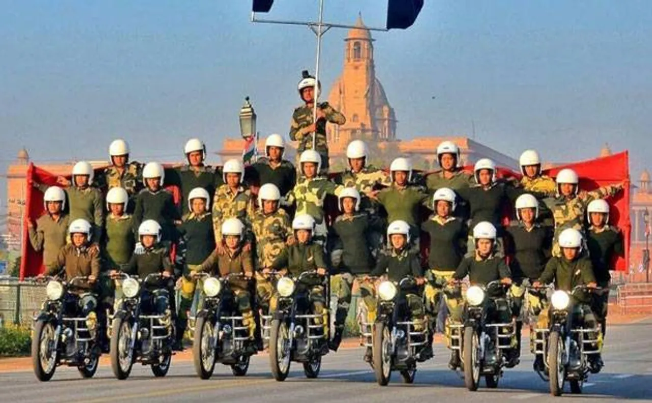 Watch | Republic day 2018: BSF's Seema Bhawani becomes FIRST women contingent to perform stunts at Rajpath