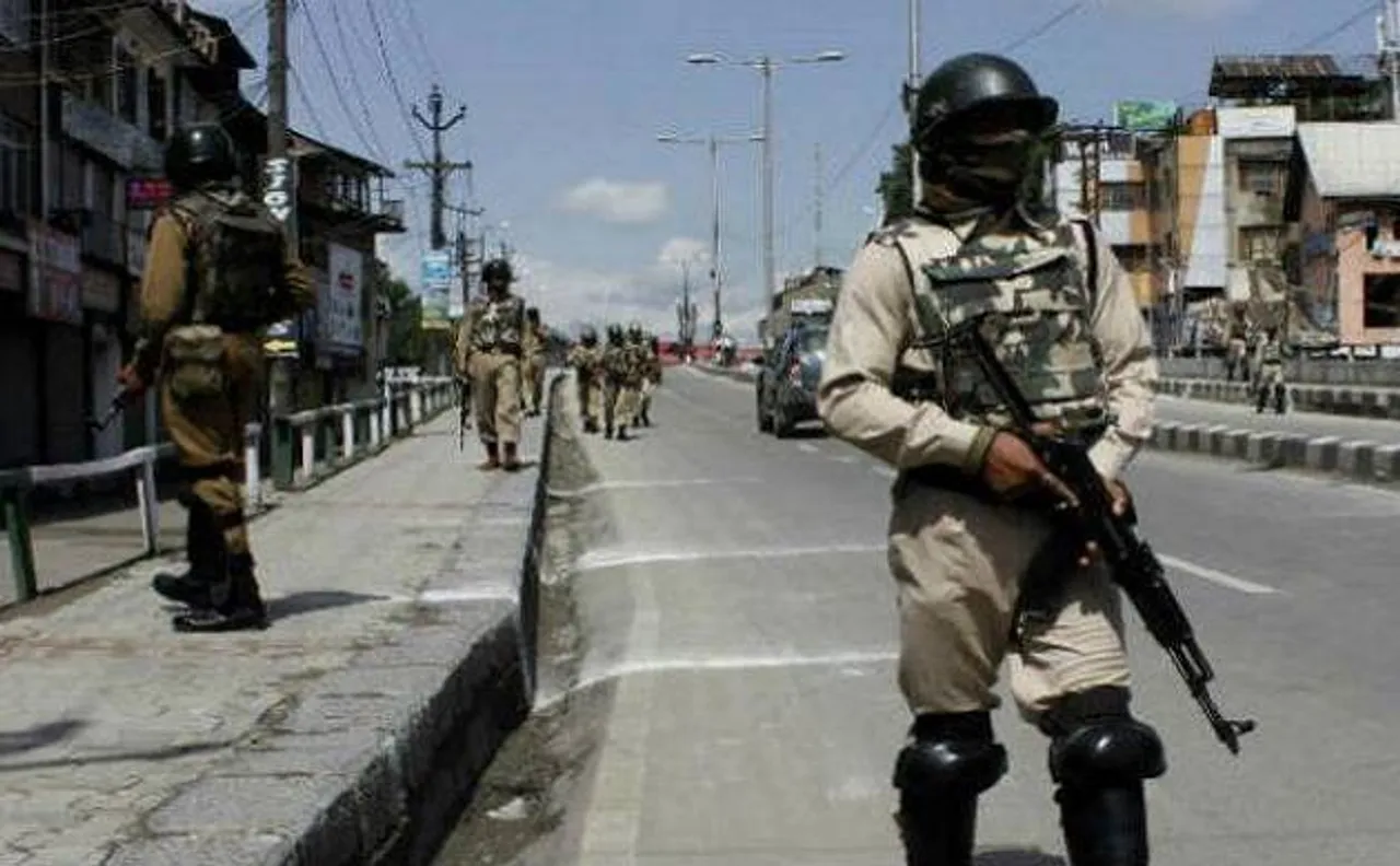 Jammu and Kashmir: Militants lob grenades at Rashtriya Rifles camp in Kakapora
