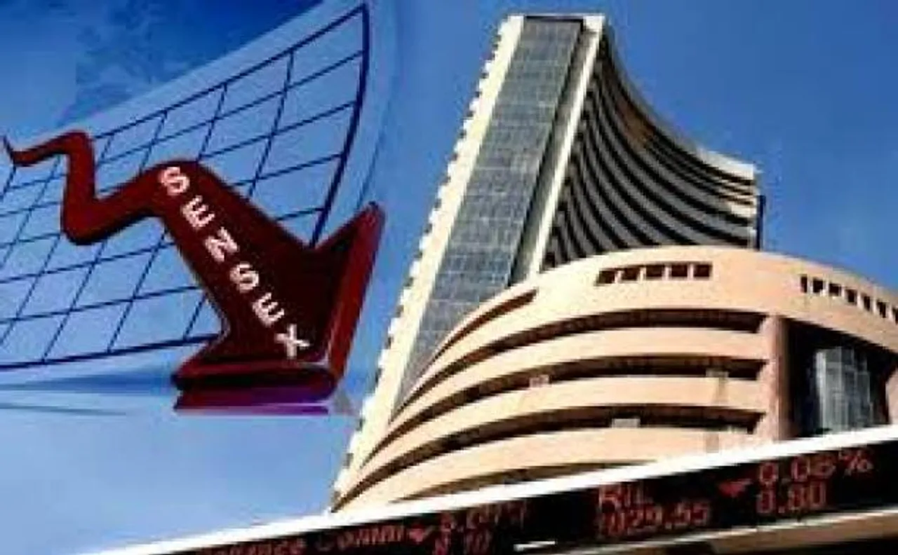 Sensex plunges overs 1000 points, Nifty down 300 points as Wall Street sees biggest decline since 2011