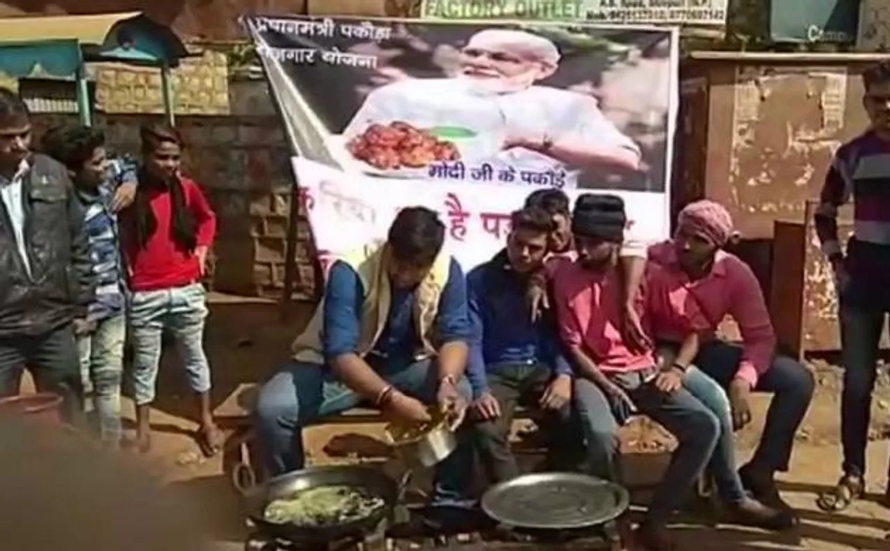 Congress workers hold â€˜pakoda protestâ€™ in MP against PM Modi's remark on job creation