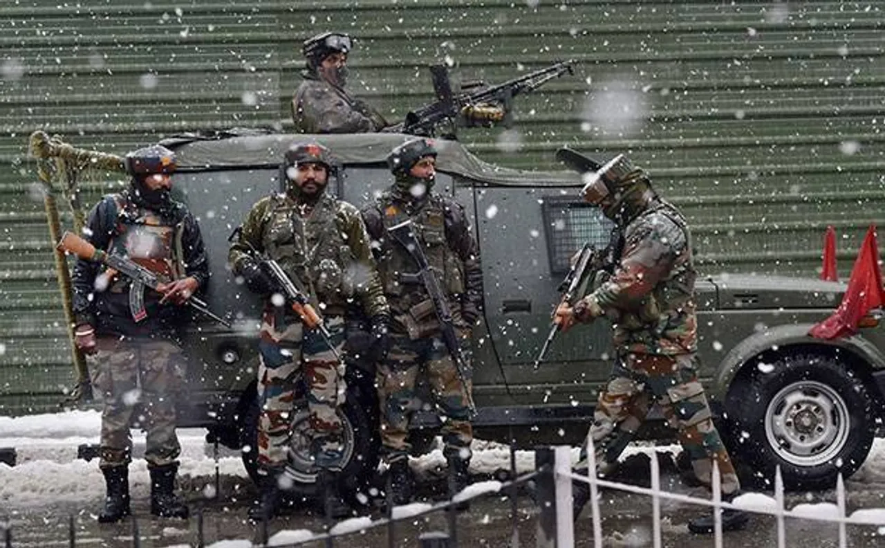 Defence Ministryâ€™s Rs 15,000-crore arms buy: 7.40 lakh assault rifles, 5,719 sniper rifles for Indian forces