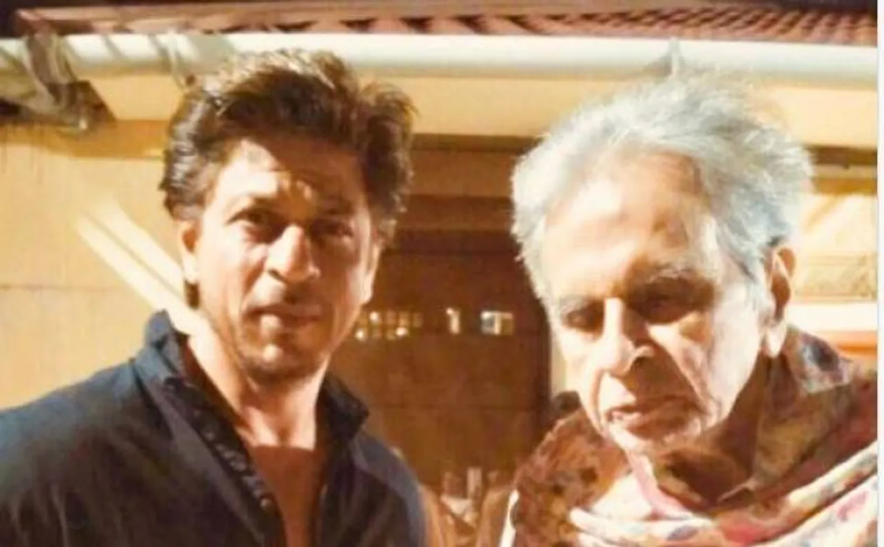  Dilip Kumar's 'Mooh-bola Beta' SRK visits the veteran actor