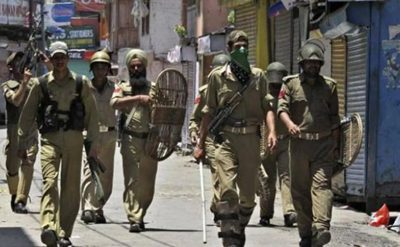 J-K police imposes restrictions in Srinagar ahead of shutdown called by separatists