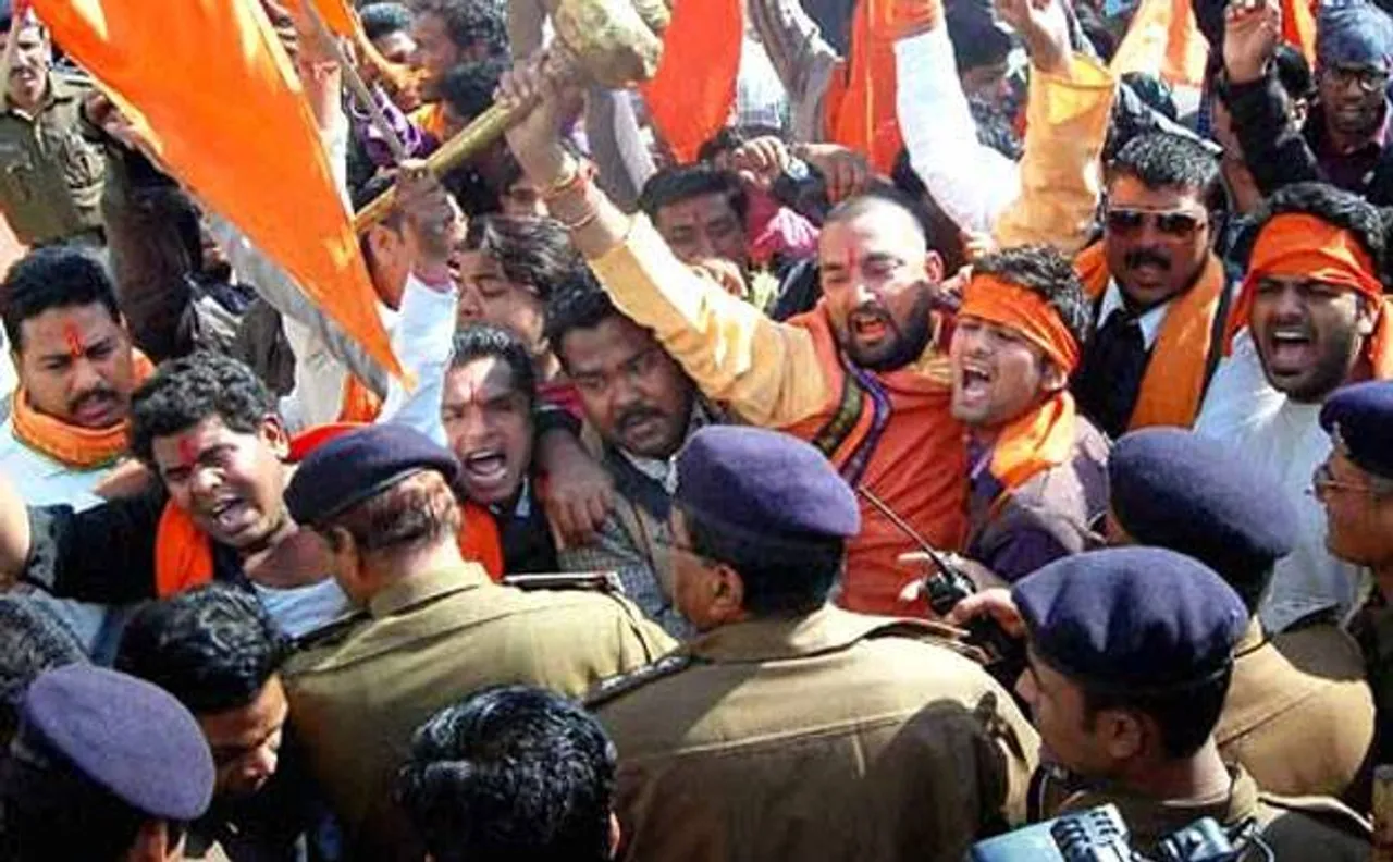 Bajrang Dal activists beat up Sambhaji Brigade member in Pune
