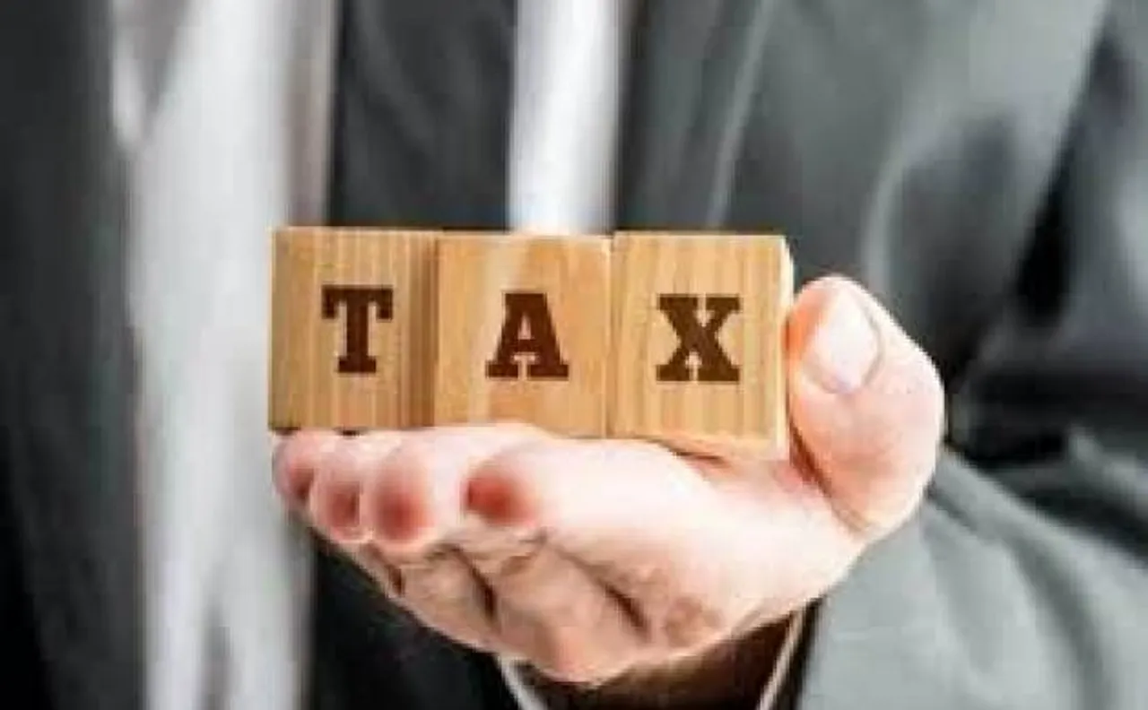 Govt back stabbed honest tax payers by lowering EPF interest rate: Congress