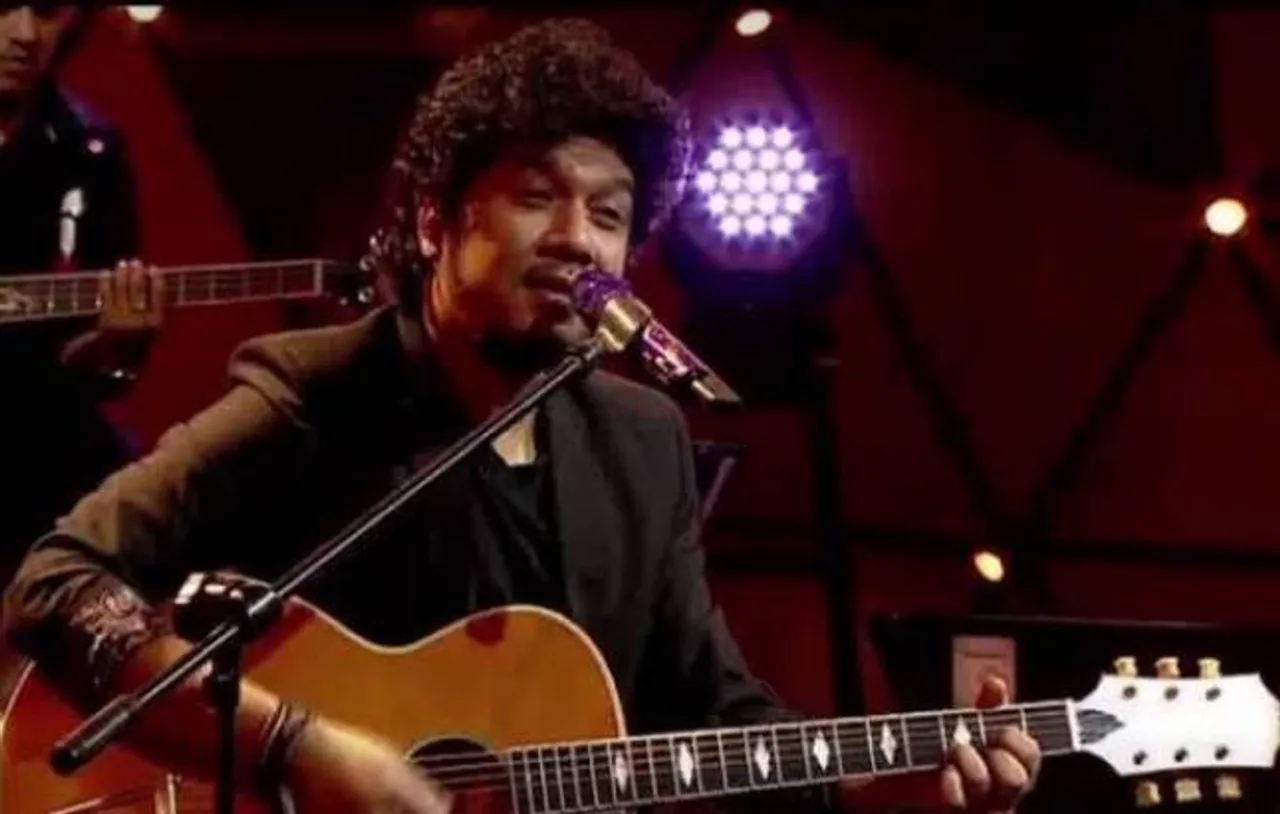 Papon â€˜inappropriately kissingâ€™ minor girl, SC advocate Runa Bhuyan files complaint | Watch Video