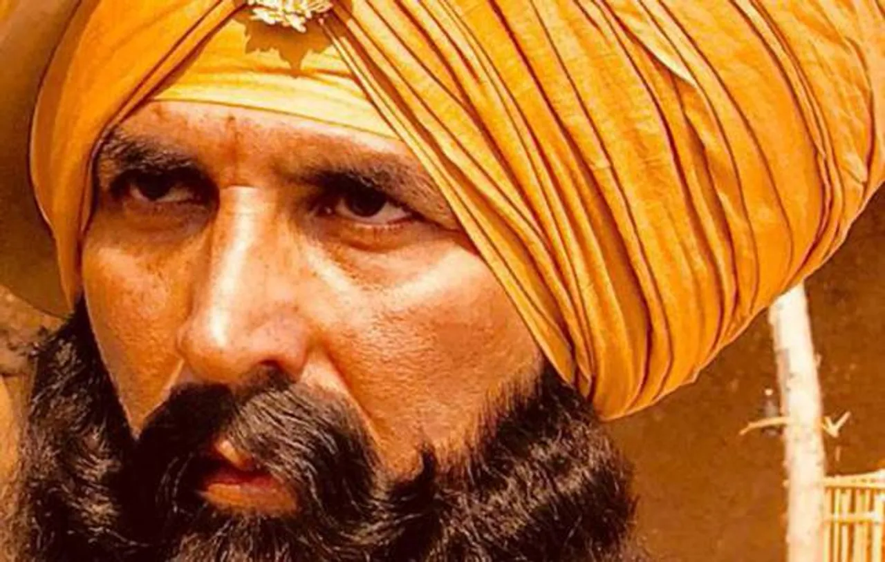 Akshay Kumar shares CUTE picture with his little co-stars from sets of Kesari (see photo)
