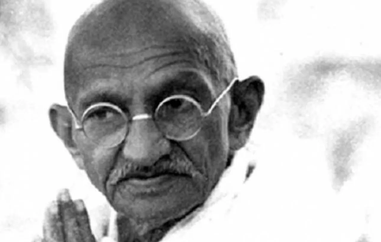 Rare signed photo of Mahatma Gandhi may fetch USD 10k at auction