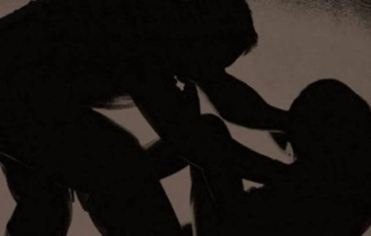 Muzaffarnagar: Youth rapes teenager, while sister records the sexual assault