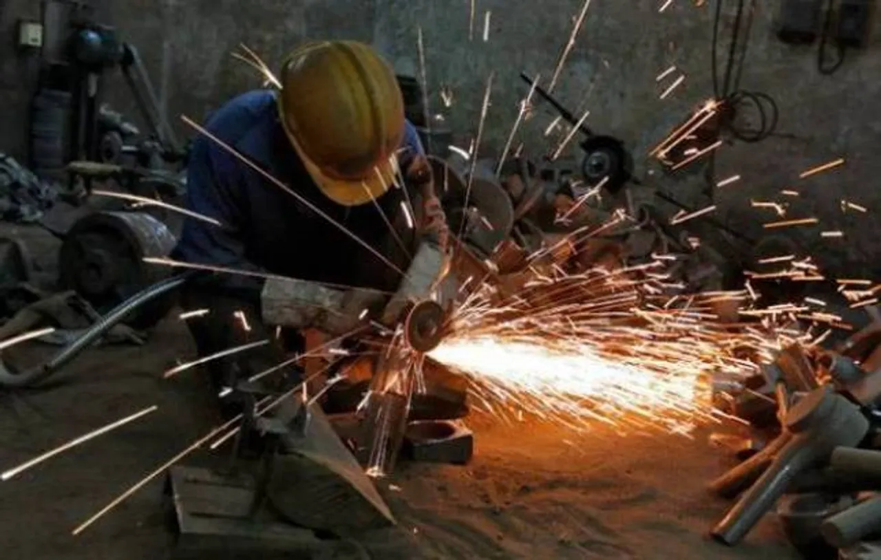 Indian economy set to recover from demonetisation impact, GST roll out; set to grow at 7.6 per cent in FY 2018: Moody's
