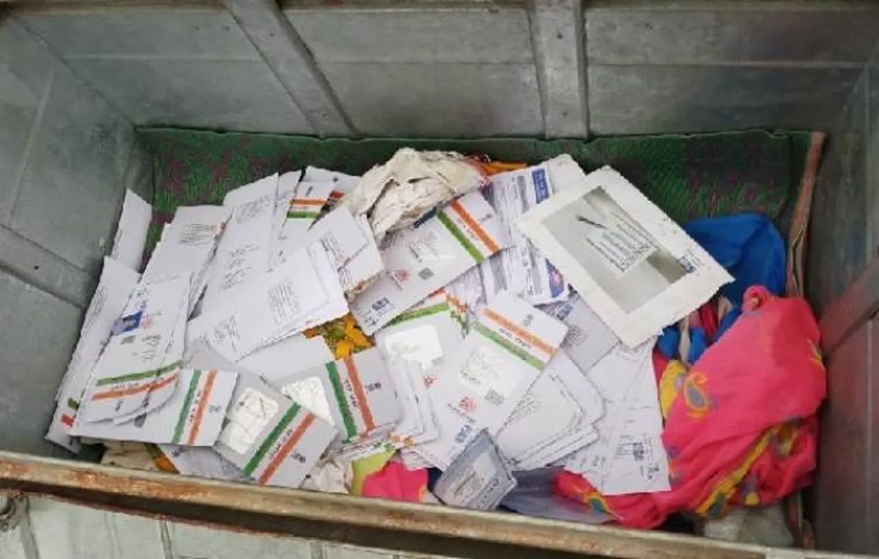 Senior woman Naxal leader, 15 CPI-Maoist cadres arrested in Jharkhand; 300 Aadhar cards seized