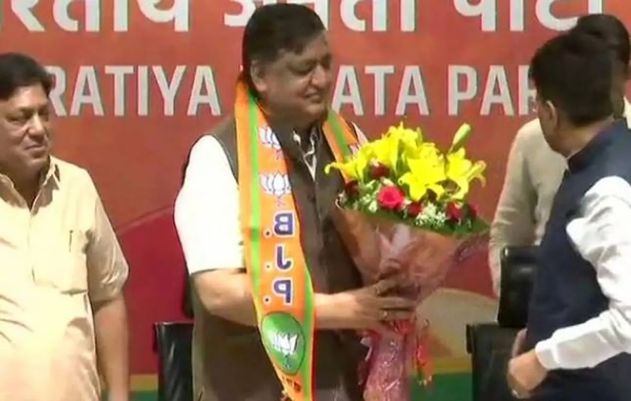 Samajwadi Partyâ€™s general secretary Naresh Agarwal joins BJP; says 'person who dances in Bollywood was favoured'