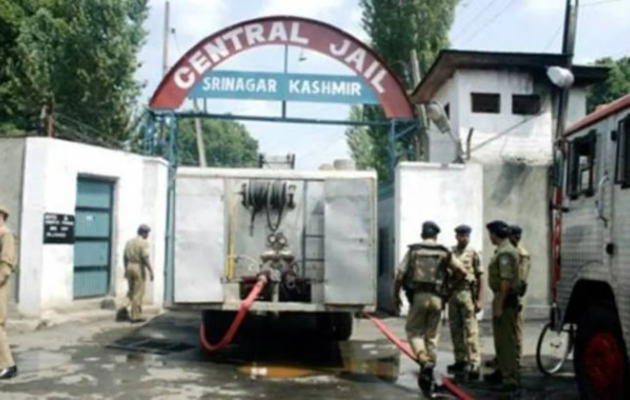 Jailed Hizbul Mujahiddeen commanders planned, monitored escape of Pak terrorist via 4G phones from Srinagar Central Jail