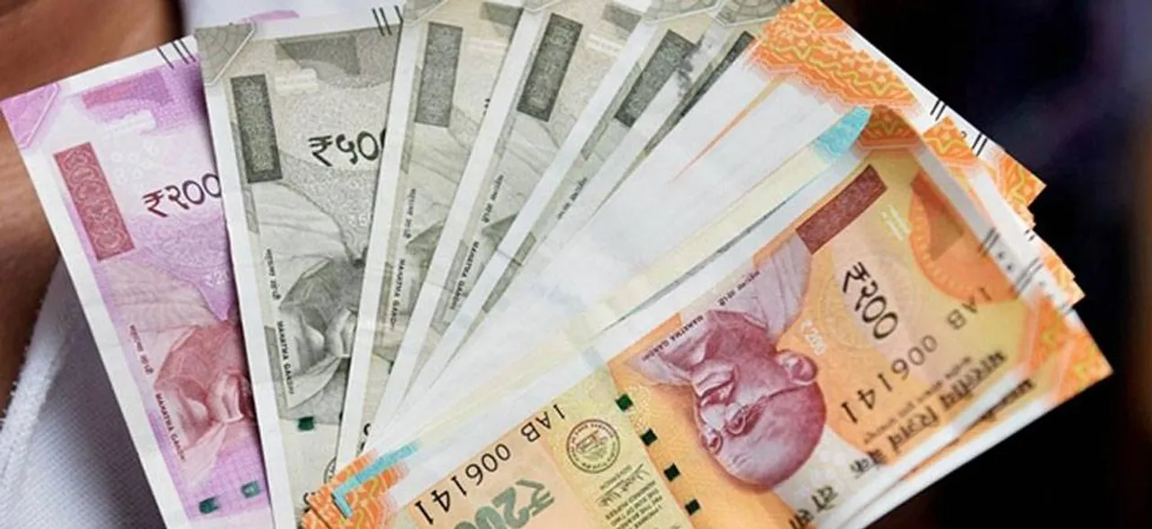 Rupee recovers 7 paise against dollar in opening trade