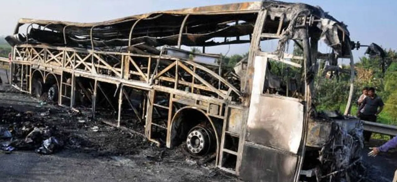 Bus fire kills 20 Myanmar migrants in Thailand