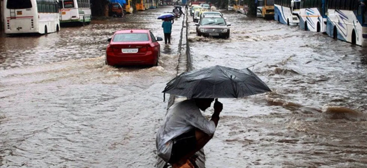 Four pilgrims killed as heavy rains damage pandals in Andhra Pradesh