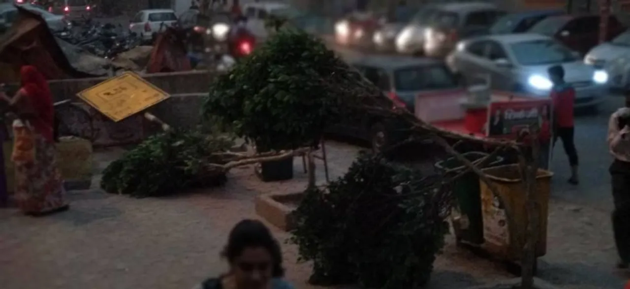 Dust storm brings Delhi-NCR to standstill, 24 flights diverted
