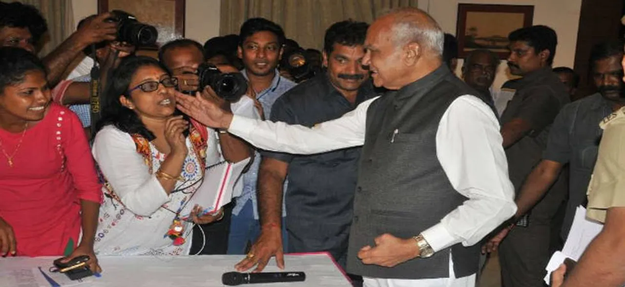 Tamil Nadu Governor Banwarilal Purohit apologises for patting journalistâ€™s cheek