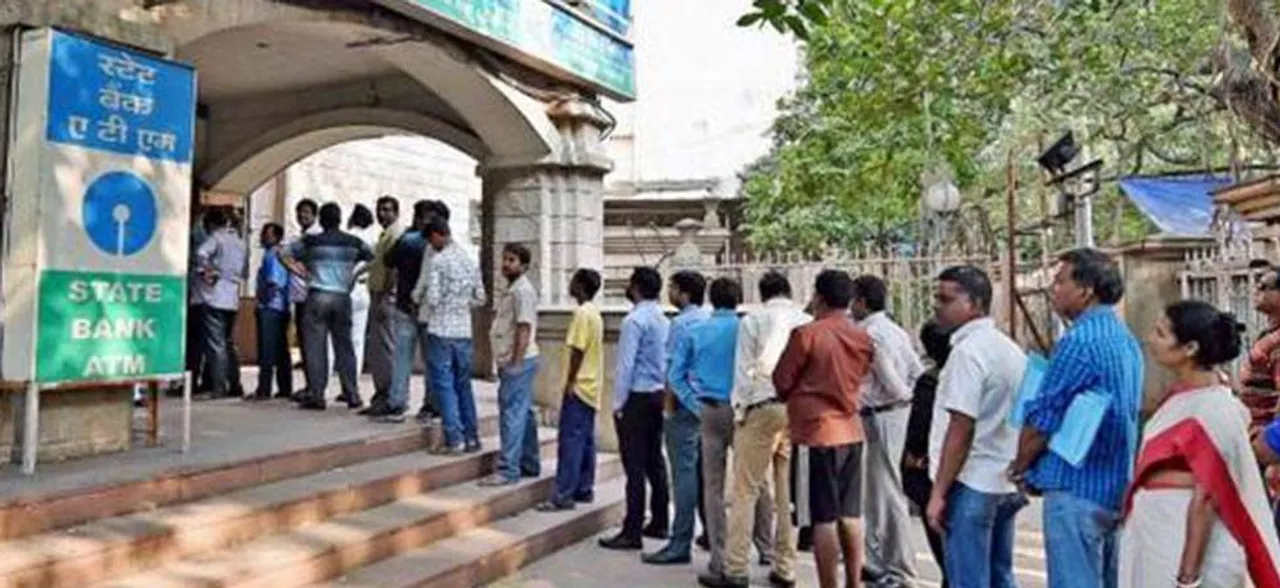 Cash crunch issue: Bank employees threaten to go on agitation