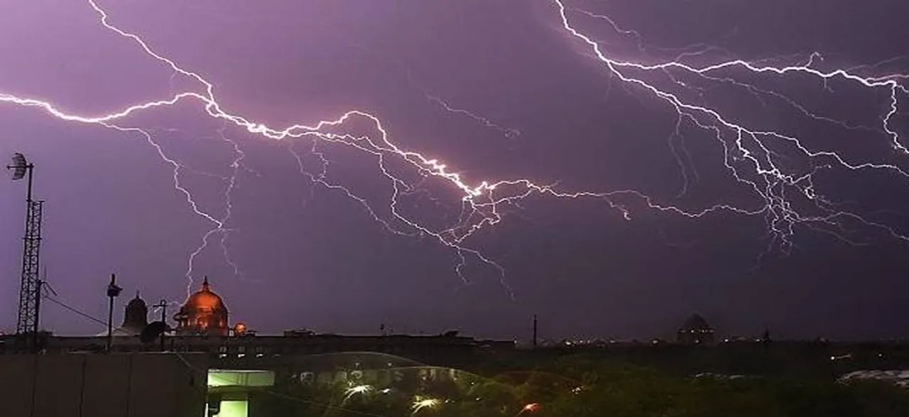 Thunderstorm Warning: Dust storm hits Delhi, Haryana; high alert in several states