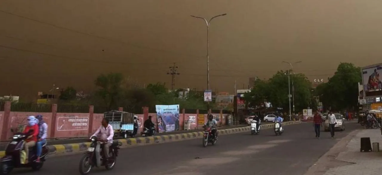 Massive dust-storm hits several parts of north India; claims two lives in Mathura