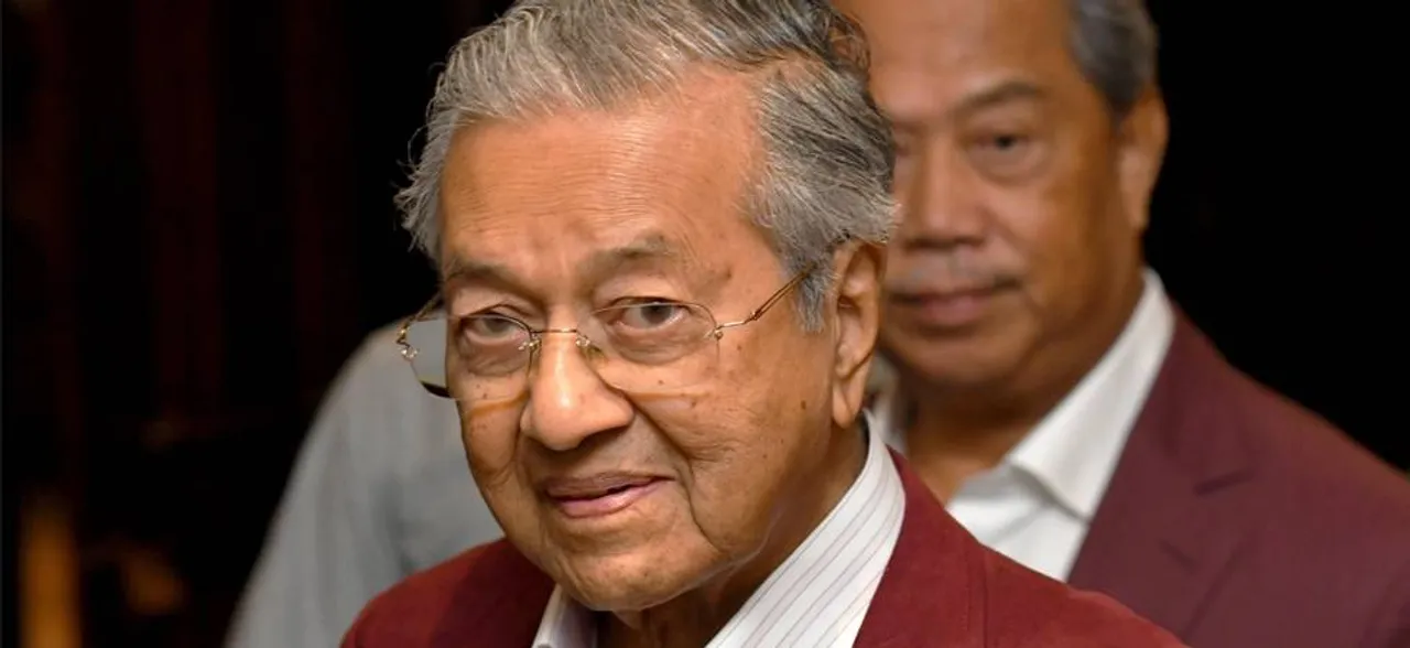 World's oldest elected leader Mahathir sworn in as Malaysia's new Prime Minister after shock poll win