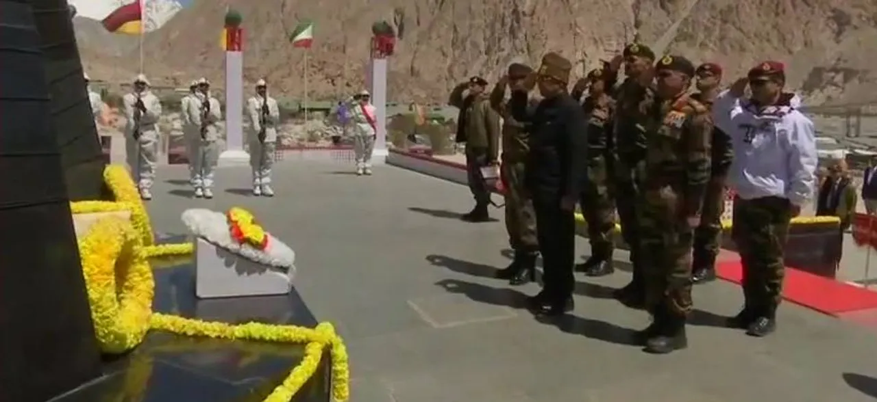 President Kovind visits Siachen base camp, world's highest battlefield