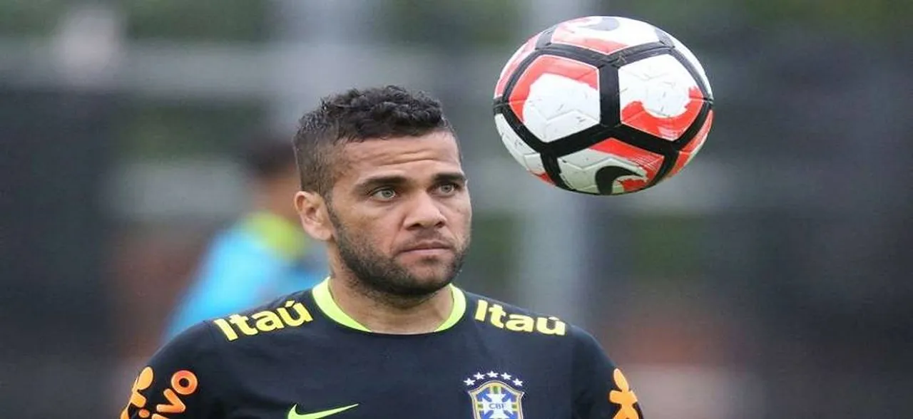 Brazil full-back Dani Alves out of FIFA World Cup due to knee ligament injury