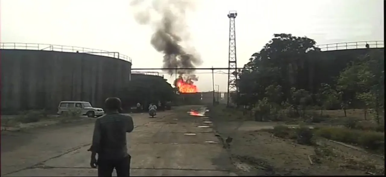 Uttar Pradesh: Fire breaks out in Meerut's Kinauni Sugar Mill, no casualties reported