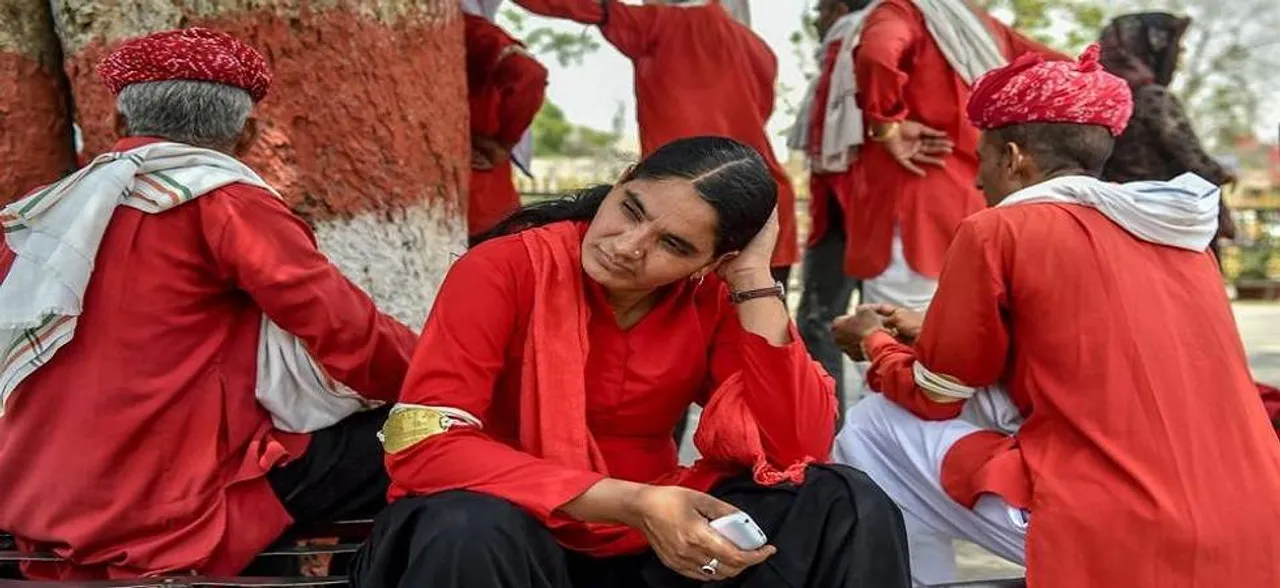 Meet Porter no.15 - Majnu Devi, the first woman coolie of North West Railways
