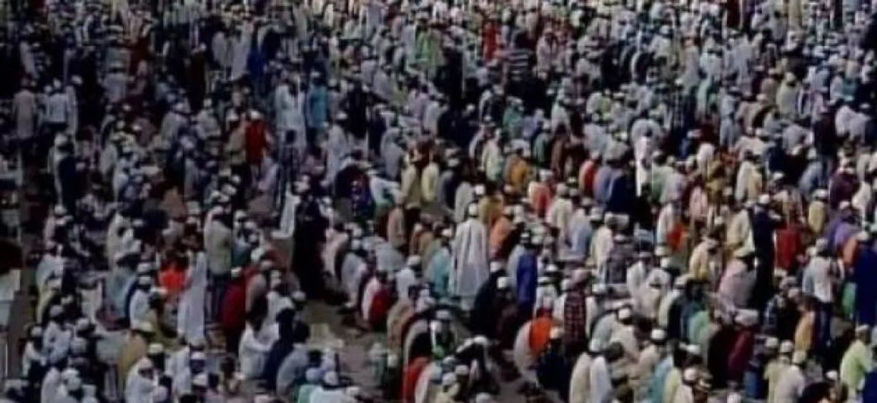 Pakistani drummers hit the streets to revive the fading beat as Ramadan fasting begins