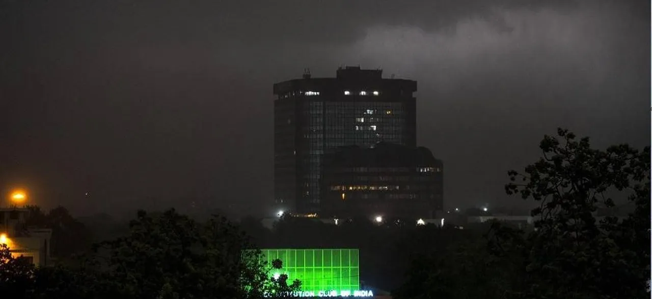 Thunderstorm Highlights: Intense dust storm blacks out several parts of Delhi-NCR; kills 26 in UP