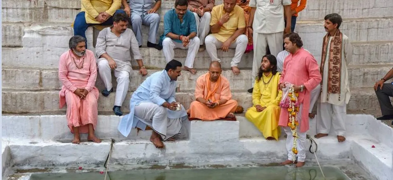 Sampark For Samarthan: Yogi Adityanath visits Varanasi, meets eminent people