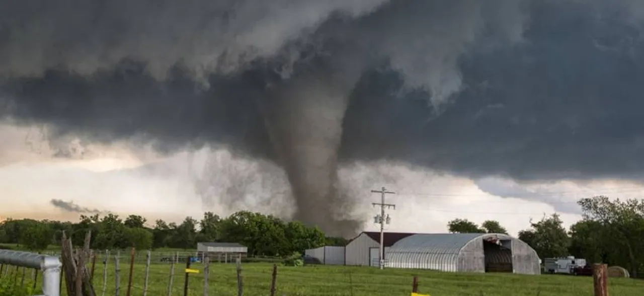 Tornado-like storm witnessed in Maharashtra's Ranmala village leaves residents awestruck!
