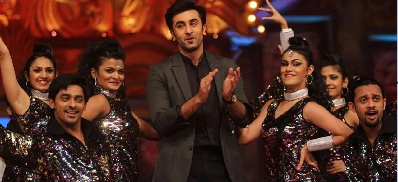 Ranbir Kapoor shaking a leg to Shah Rukh Khan's Chaiyya Chaiyya will give you the perfect weekend vibe! Watch