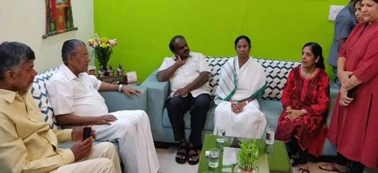 Arvind Kejriwal sit-in enters seventh day; four CMs back AAP, demand PM's intervention