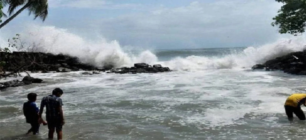 Tamil Nadu tourists drown while clicking selfies near Goa beaches