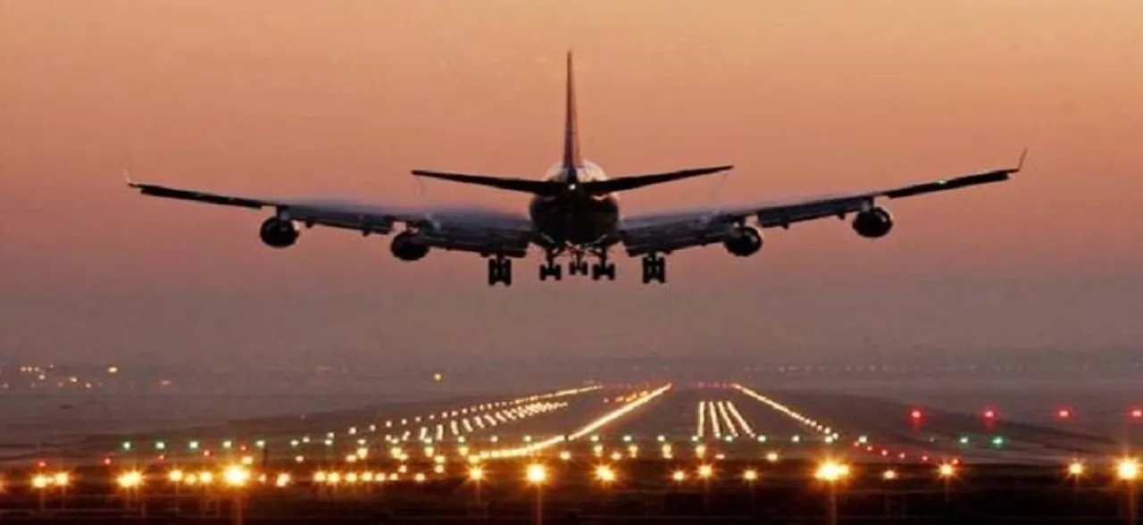 Several flights diverted due to low clouds over Goa airport, hundreds stranded