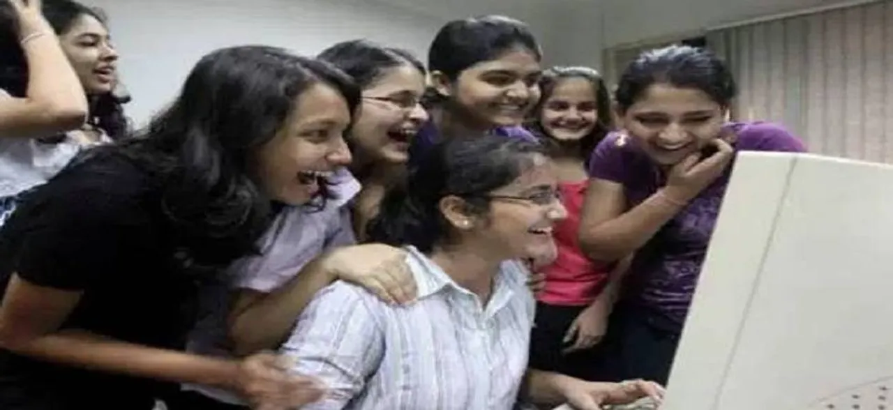 Bihar Board 10th Result 2018: Simultala Awasiya Vidyalaya girls grabbed top four ranks
